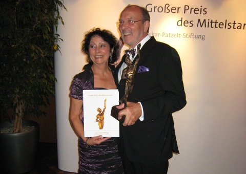 2009 award for mid-sized business